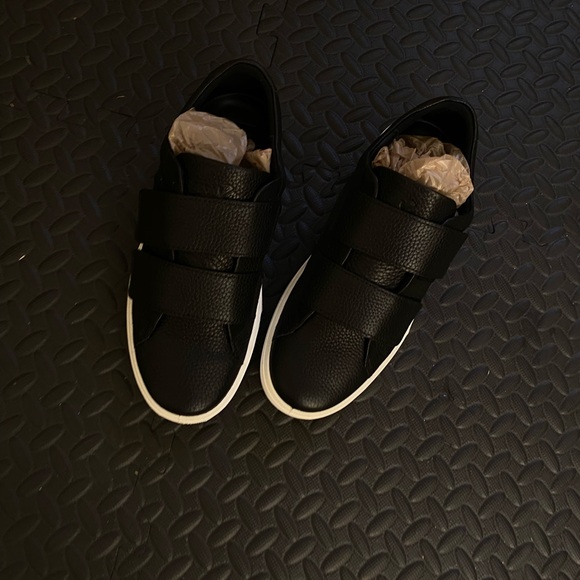 Ecco leather black sneakers - Picture 1 of 4